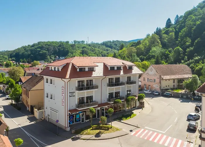 Sub Cetate Hotel Rîşnov